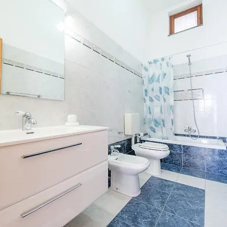 بيت للعطل Casa Sole A Canneto ليباري