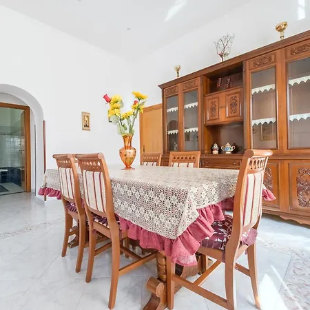 Casa Sole A Canneto بيت للعطل *