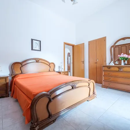 度假居 Casa Sole A Canneto 利帕里